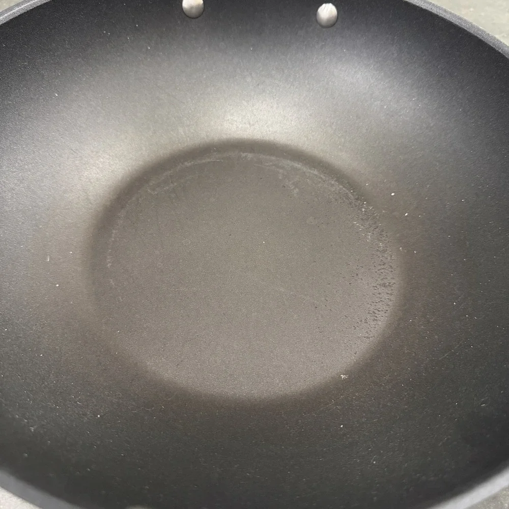 Le Creuset Toughened Nonstick PRO Stir Fry Pan with Helper Handle 4.7 L